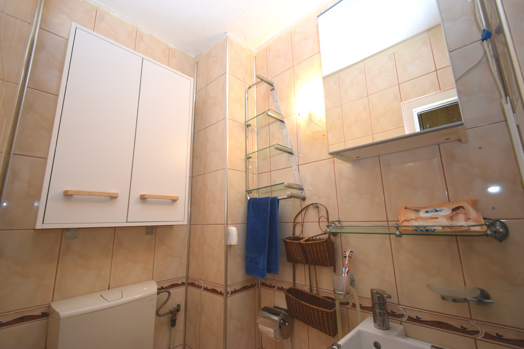 Apartament 3 camere decomandat Brazda lui Novac, etajul al doilea 