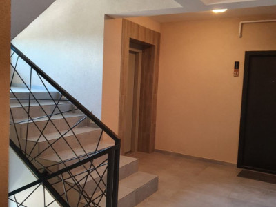 Apartament 3 camere I 2 Bai I  Zona Tractorul I  Comision 0%