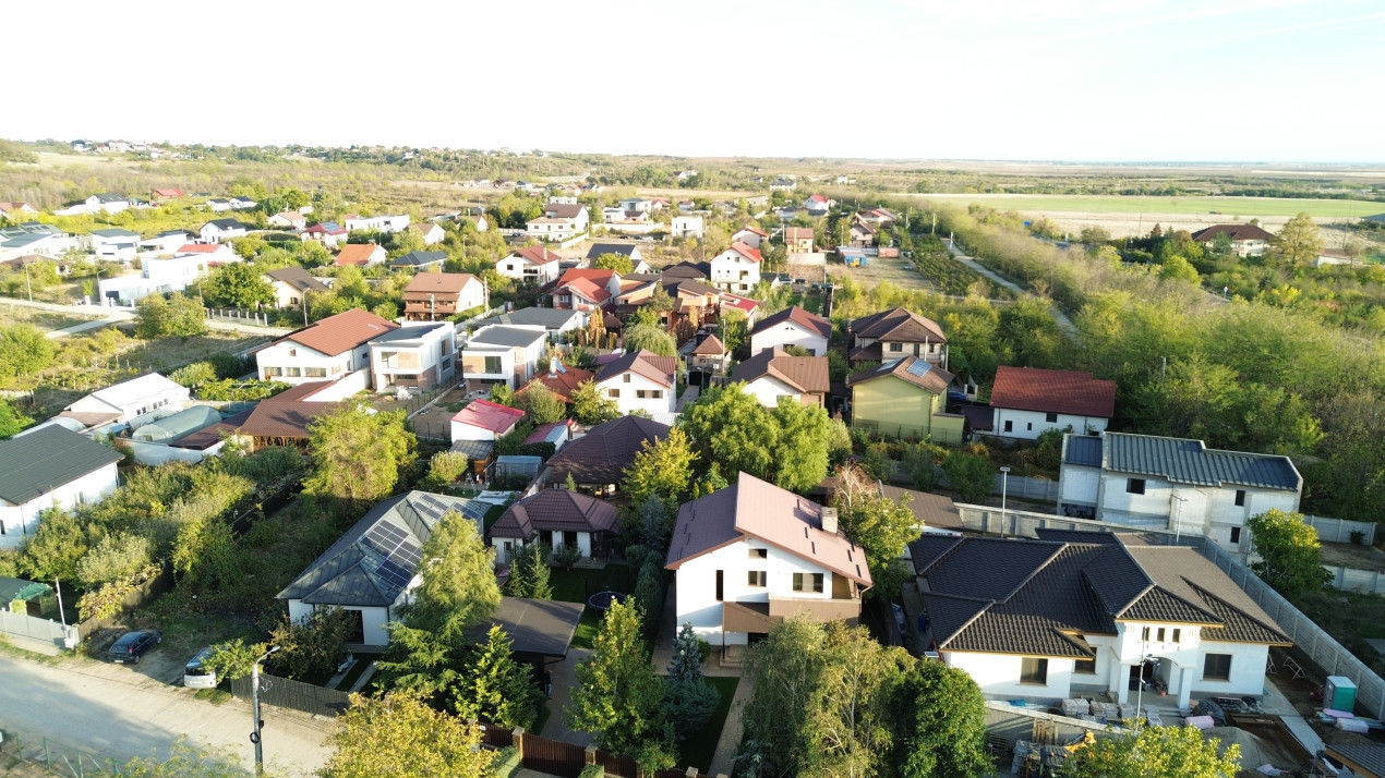 Casa deosebita zona Ford - Carcea, teren 1200 mp cu o gradina superba