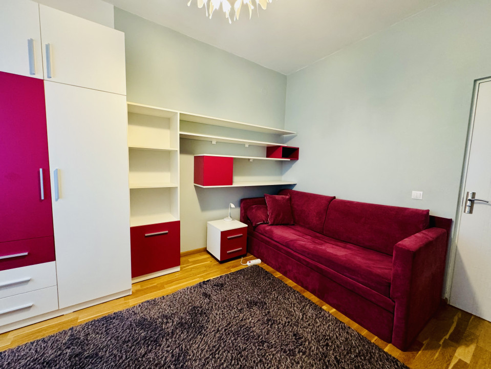 Apartament spațios cu 3 camere - Str. Vasile Dobrian, Șelimbăr