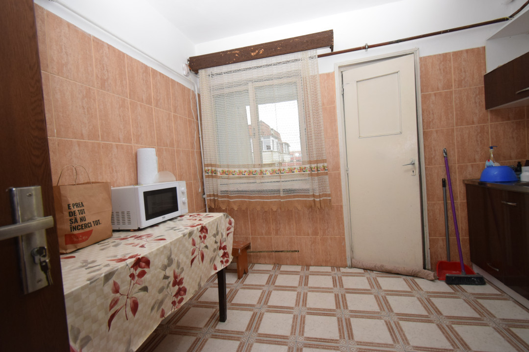 Apartament 4 camere 87.7 mp, Calea Bucuresti, priveliste panoramica