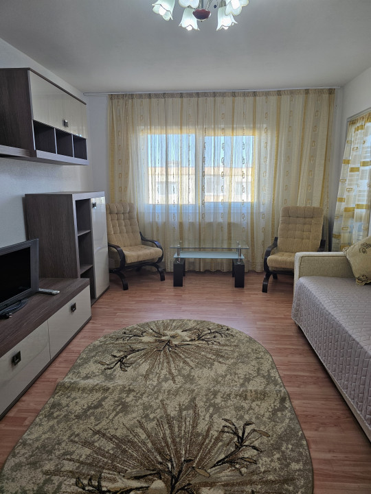 Închiriere apartament cu 3 camere, mobilat și utilat - zona Triaj