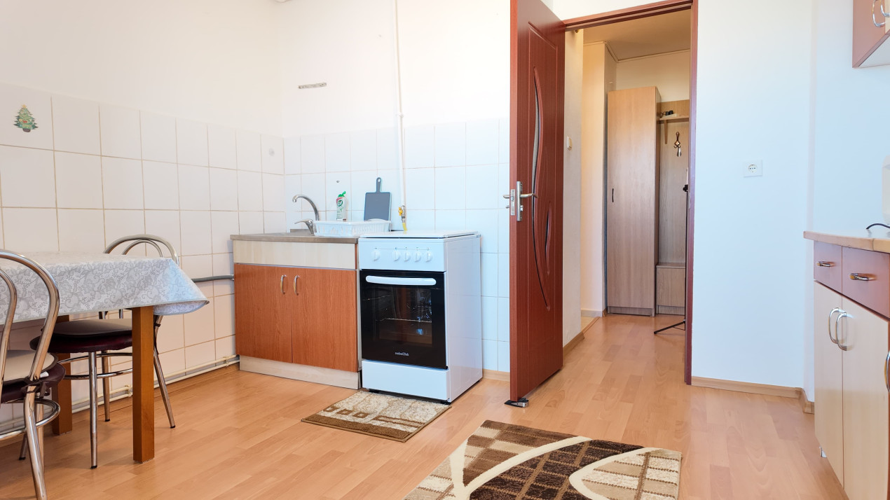 Închiriere apartament cu 3 camere, mobilat și utilat - zona Triaj