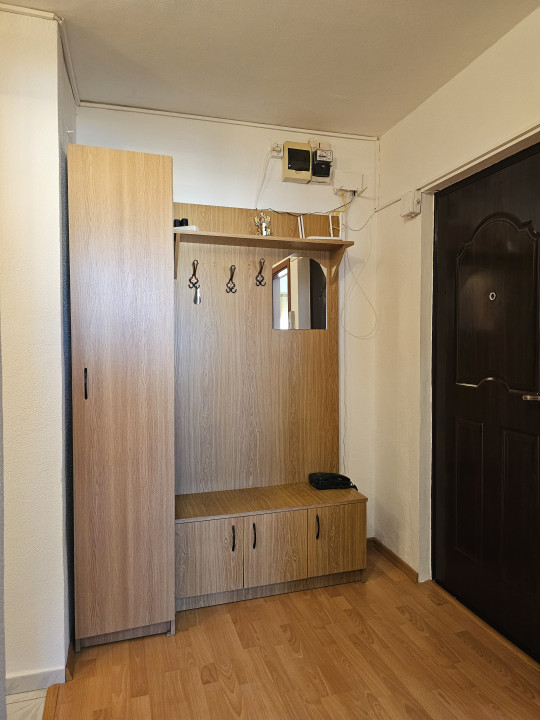 Închiriere apartament cu 3 camere, mobilat și utilat - zona Triaj