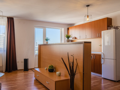 Apartament spatios, 3 camere, 2 băi, vedere către munți – Oportunitate Unică!