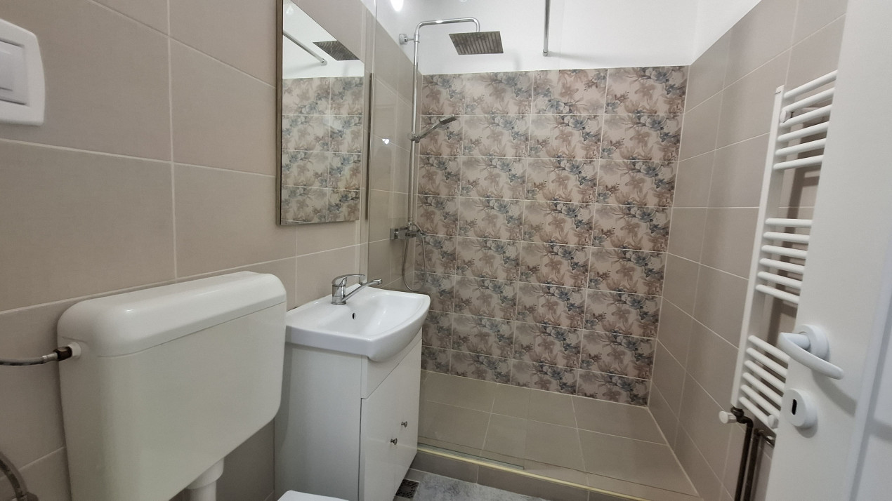 Apartament cu 2 camere, renovat, totul nou, Etaj intermediar