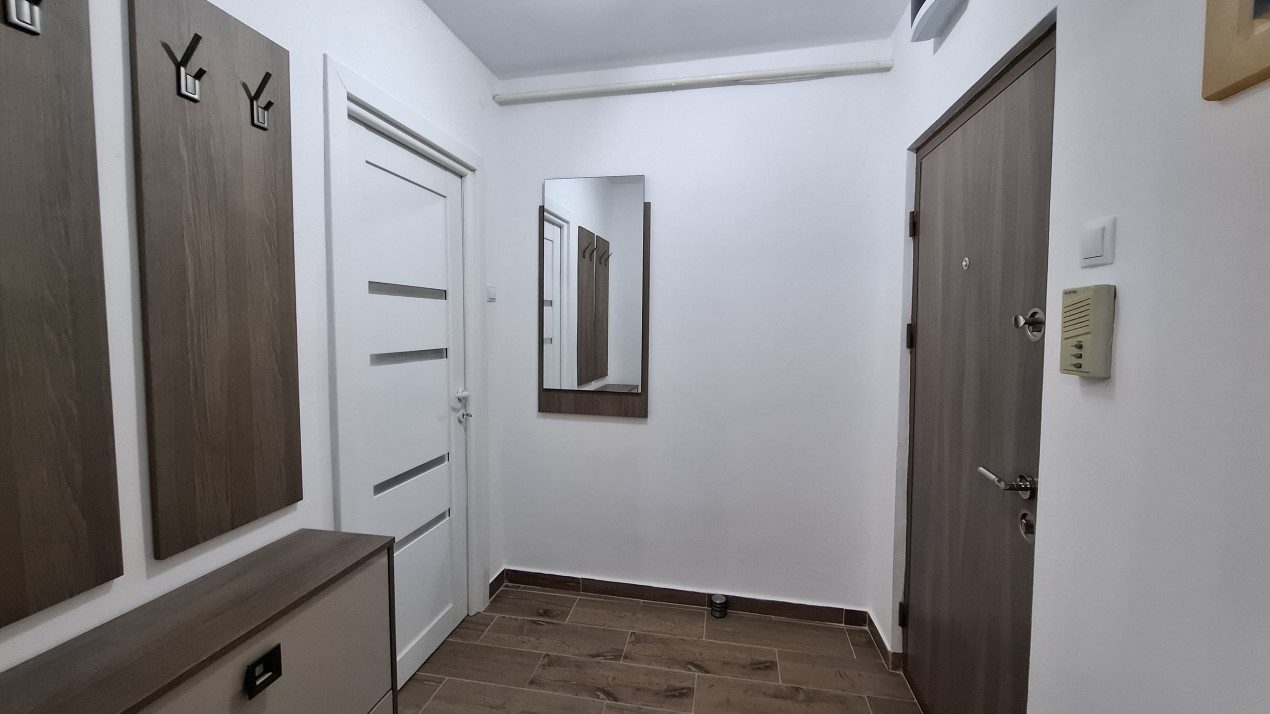 Apartament cu 2 camere, renovat, totul nou, Etaj intermediar