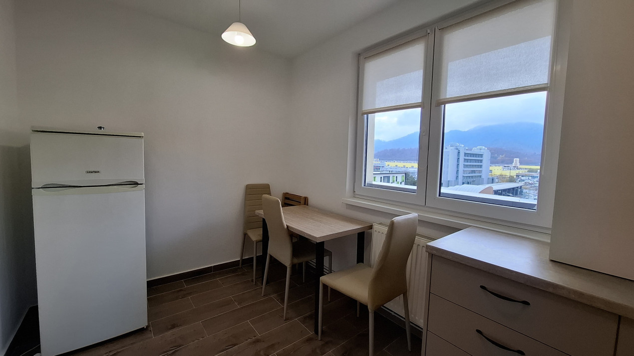 Apartament cu 2 camere, renovat, totul nou, Etaj intermediar