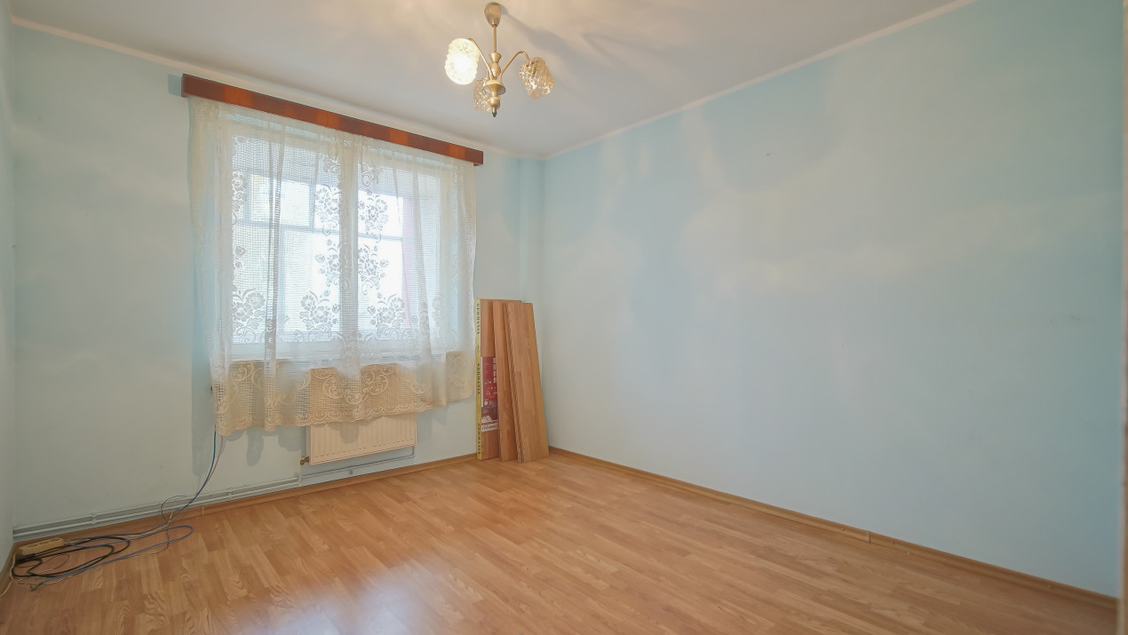 Vânzare apartament cu 3 camere, strada Brandușelor, zona Florilor