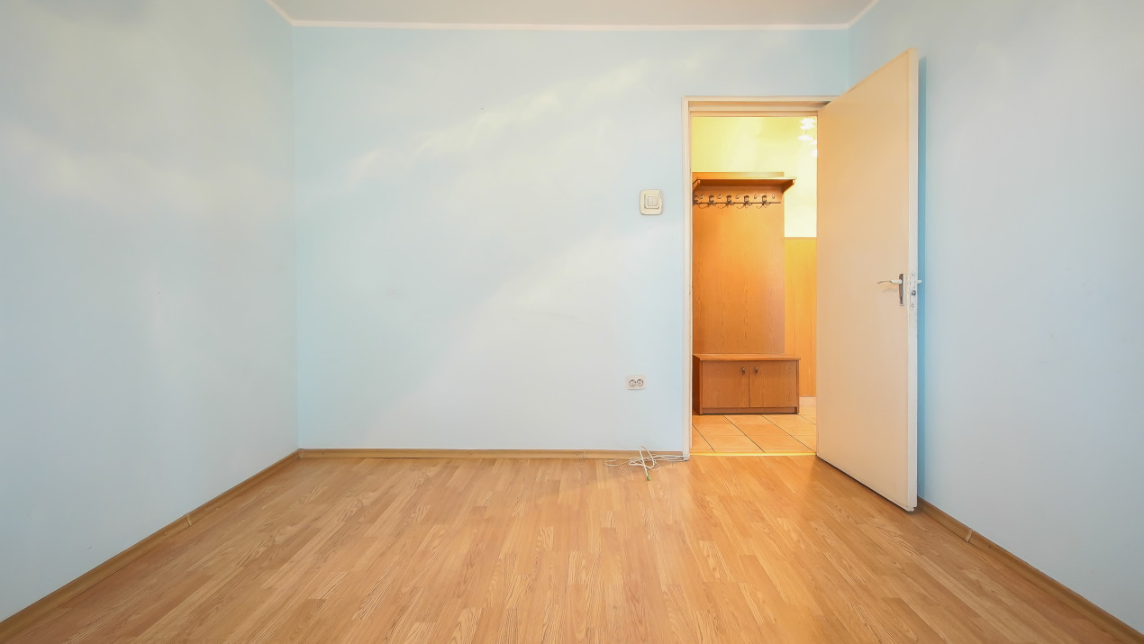 Vânzare apartament cu 3 camere, strada Brandușelor, zona Florilor