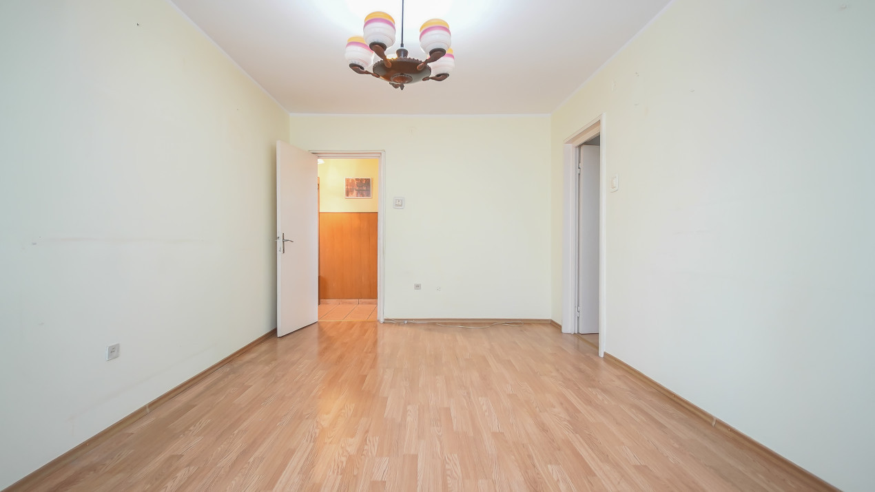 Vânzare apartament cu 3 camere, strada Brandușelor, zona Florilor