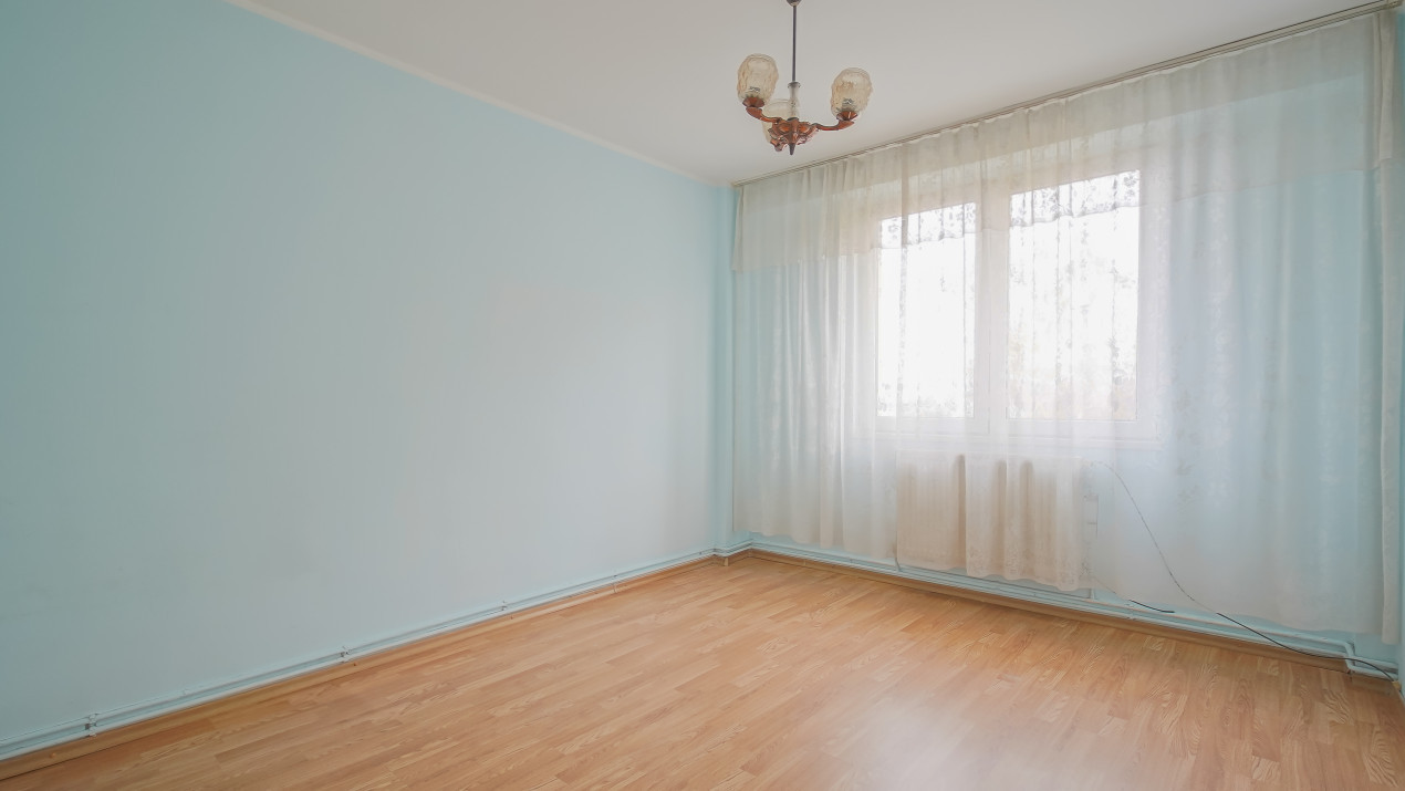 Vânzare apartament cu 3 camere, strada Brandușelor, zona Florilor