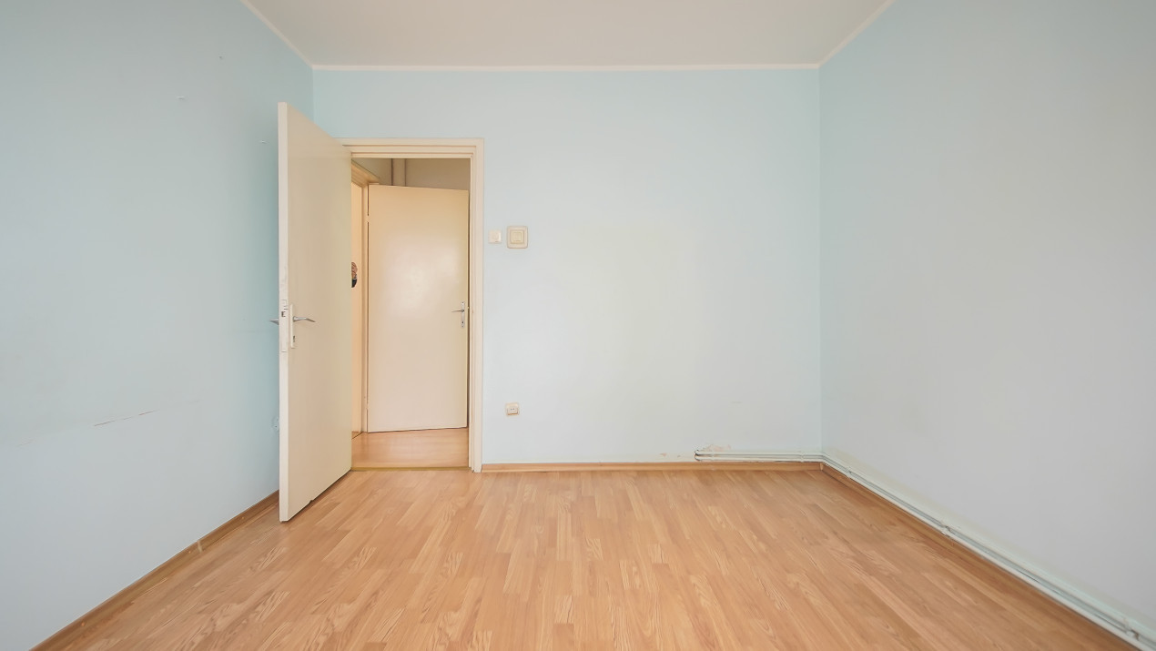 Vânzare apartament cu 3 camere, strada Brandușelor, zona Florilor