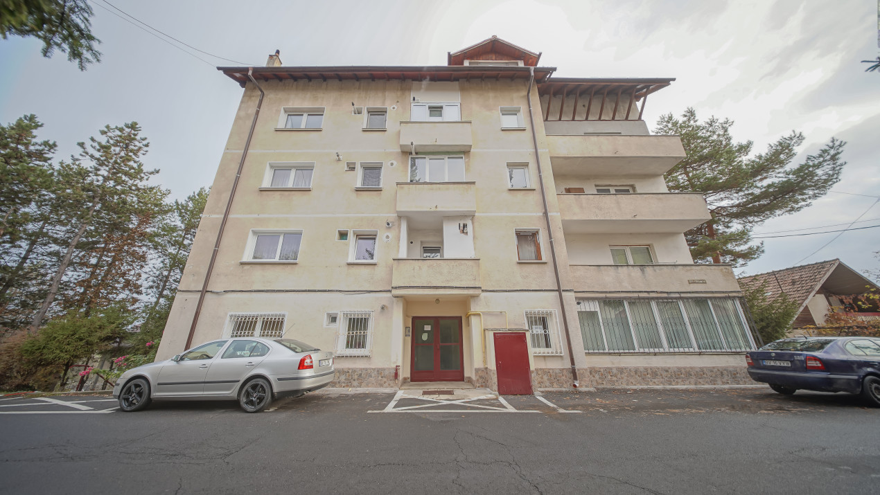 Vânzare apartament cu 2 camere, decomandat, zona Blumăna