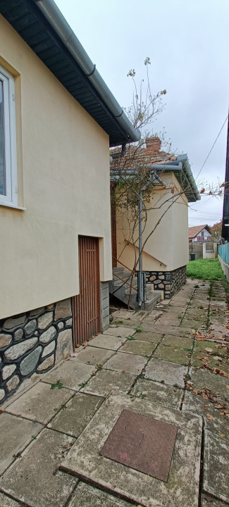 Casa cu teren 507 mp - Zona Piata Sadu