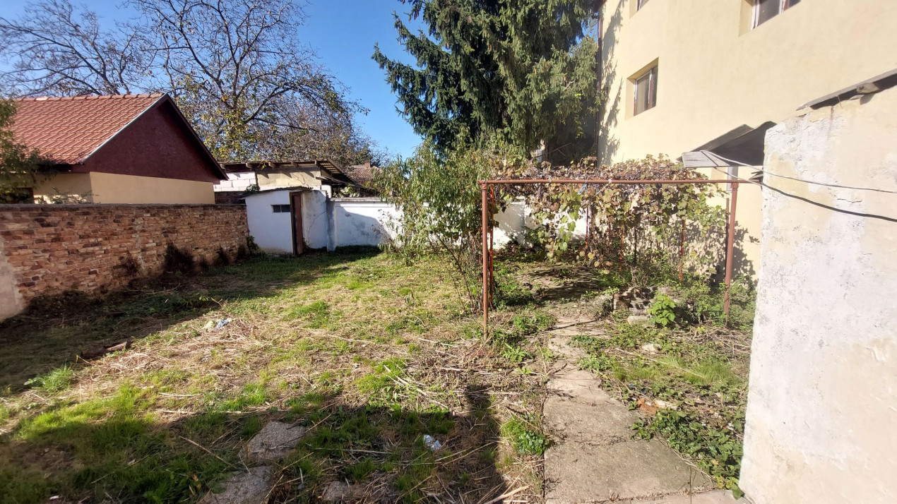 Casă de vânzare în 14 Mai, Strada Trandafirilor 🌹