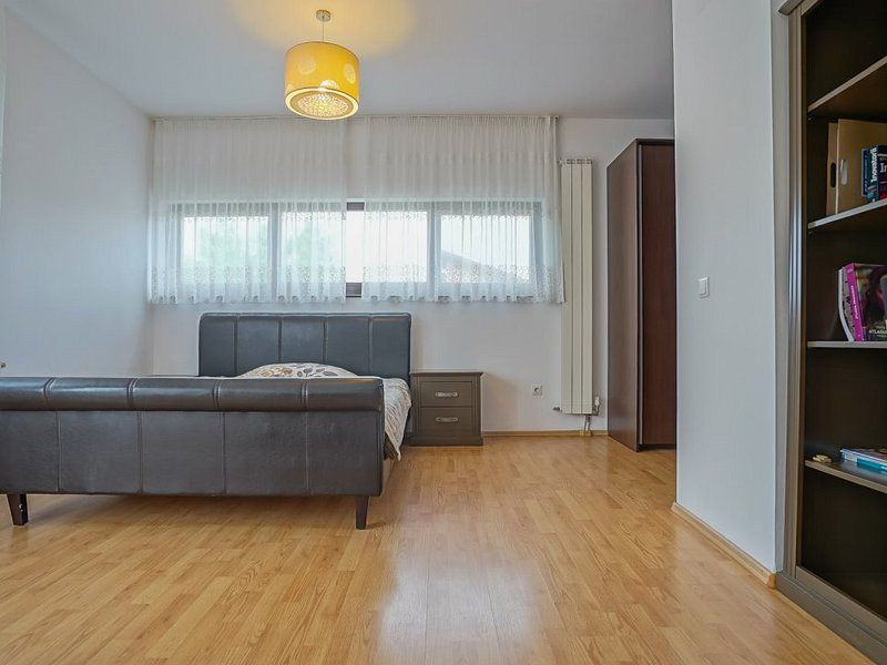 Vila de inchiriat, spatiosa, 6 camere, Ghimbav, Brasov