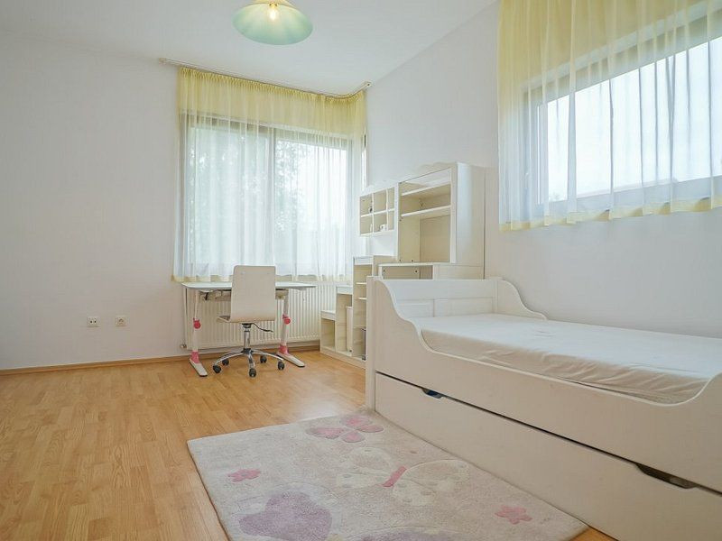 Vila de inchiriat, spatiosa, 6 camere, Ghimbav, Brasov