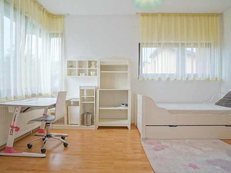 Vila de inchiriat, spatiosa, 6 camere, Ghimbav, Brasov