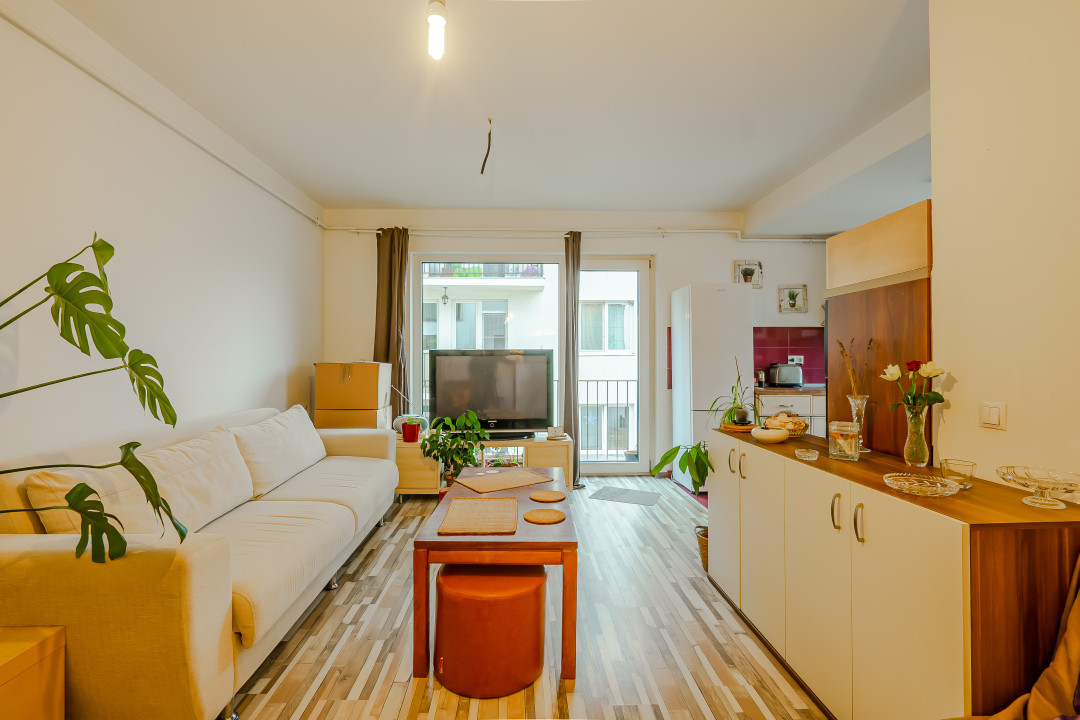 🏠 Apartament mic, dar gata să fie mare în viața ta! 🌟