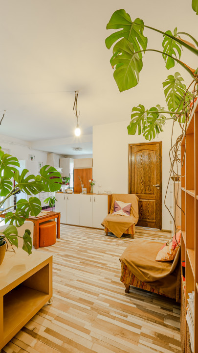 🏠 Apartament mic, dar gata să fie mare în viața ta! 🌟