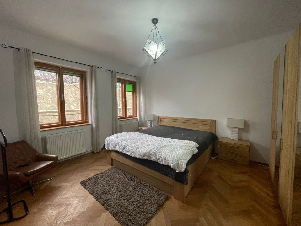 Apartament ultracentral de inchiriat - 2 dormitoare - etajul 2