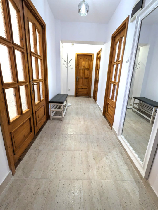 Apartament complet renovat, la prima inchiriere, 3 camere, 2 bai, str. Lunga