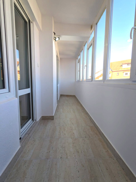 Apartament complet renovat, la prima inchiriere, 3 camere, 2 bai, str. Lunga