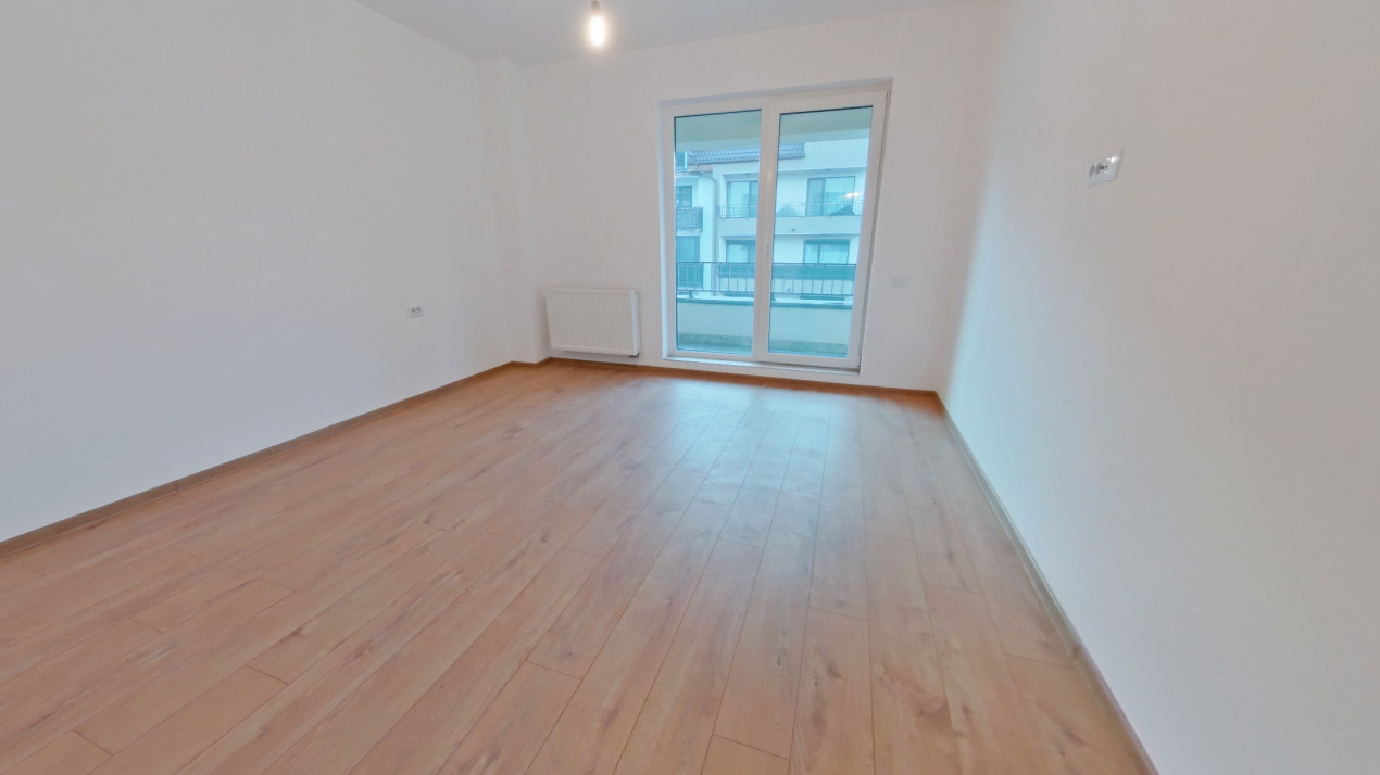 Apartament 3 camere suprafata generoasa ,zona Coresi