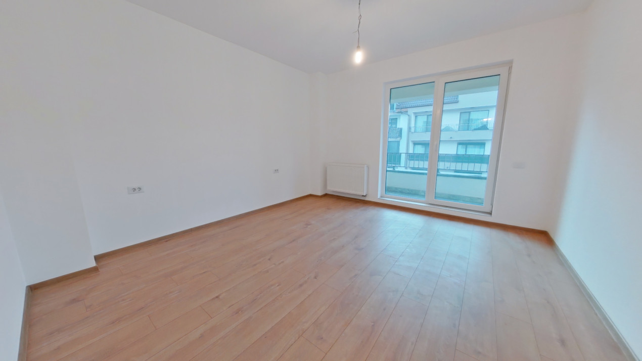 Apartament 3 camere suprafata generoasa ,zona Coresi