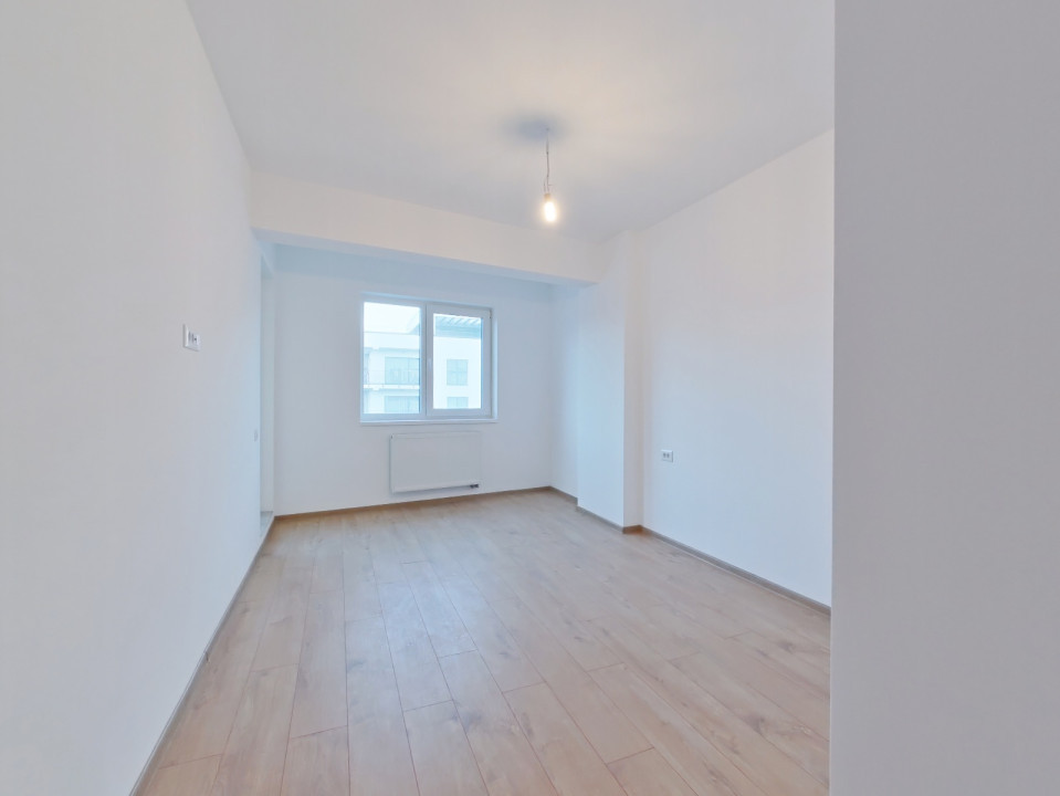 Apartament 3 camere suprafata generoasa ,zona Coresi