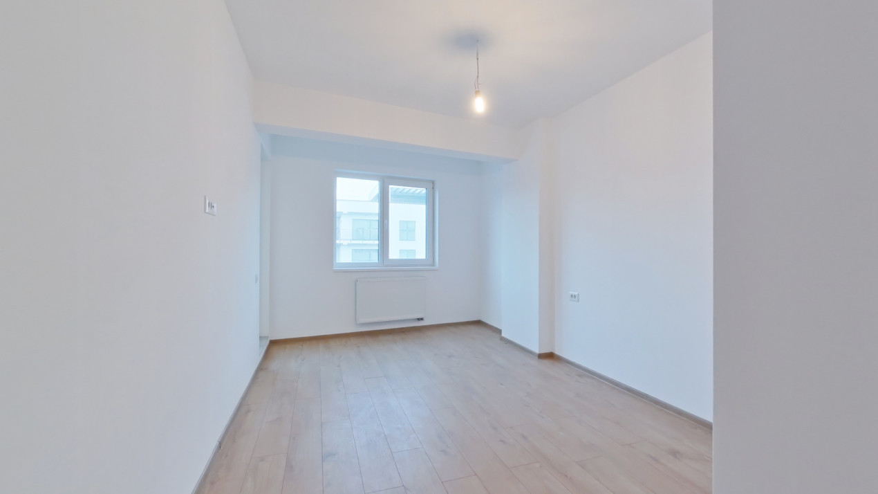 Apartament 3 camere suprafata generoasa ,zona Coresi