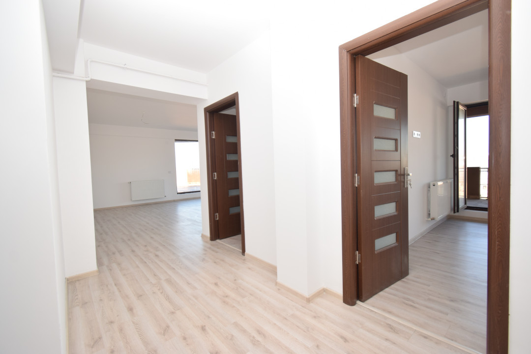 Penthouse bloc nou, lift, terasa, central, priveliste panoramica, terasa 105.5mp