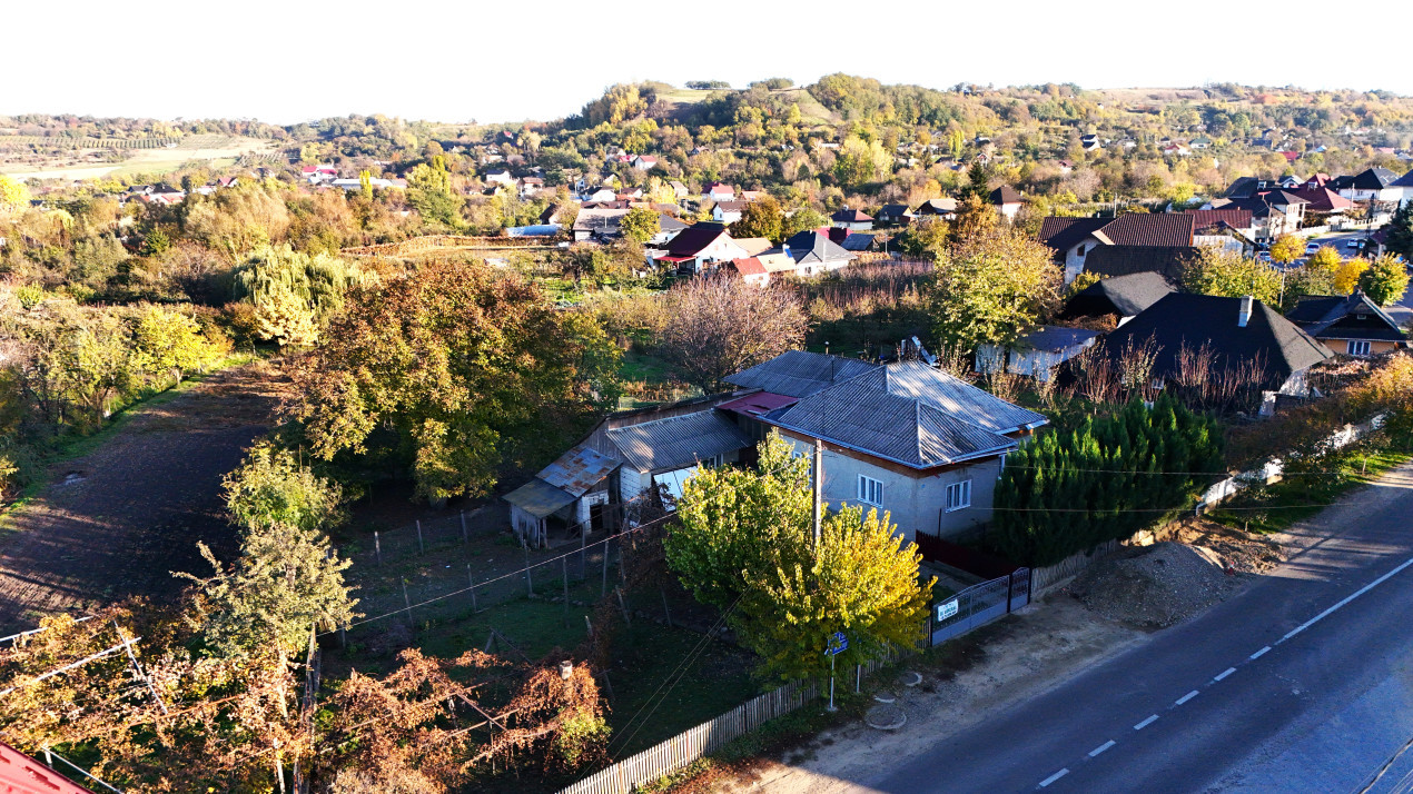 De Vanzare Casa si Teren 2750 mp in Radaseni, Suceava