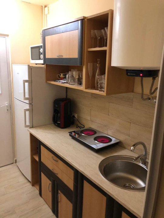 Apartament de închiriat – 2 camere, strada Semaforului