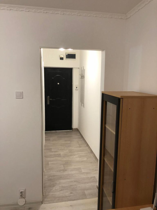 Apartament de închiriat – 2 camere, strada Semaforului