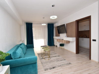 Apartament central, loc de parcare, gradina proprie, mobilat si utilat modern 