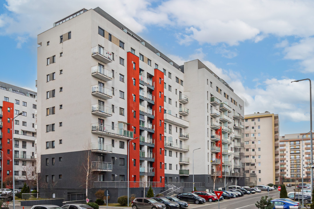 Apartament cu  4 camere cu  scara interioara  , 2 locuri parcare Coresi