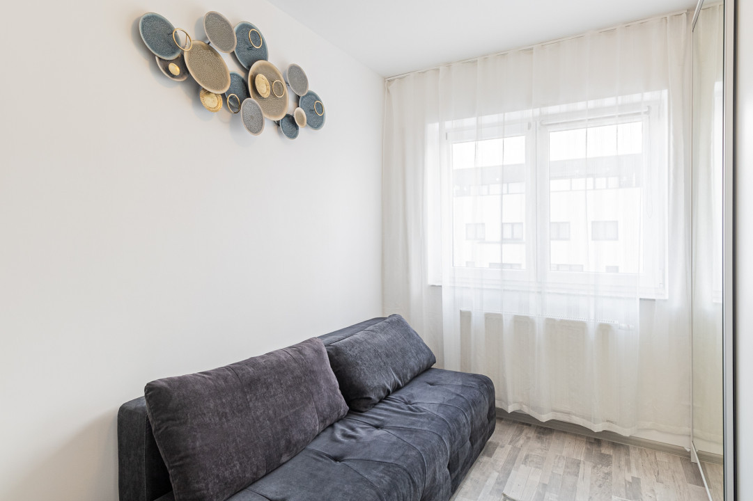 Apartament cu  4 camere cu  scara interioara  , 2 locuri parcare Coresi