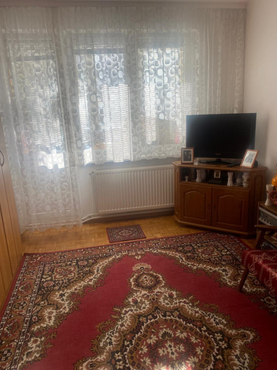 Apartament 3 camere - Strada Vasile Milea