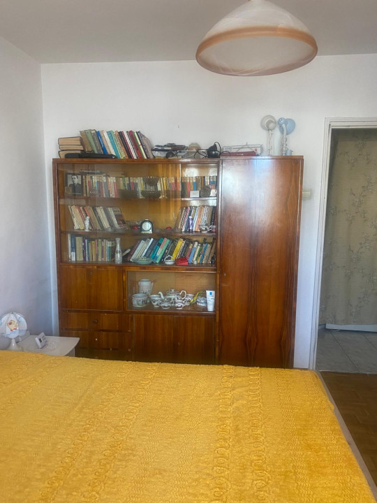 Apartament 3 camere - Strada Vasile Milea