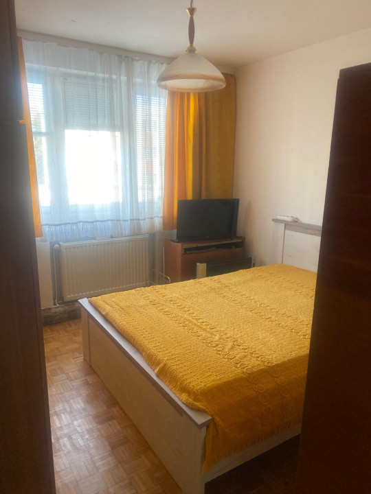 Apartament 3 camere - Strada Vasile Milea