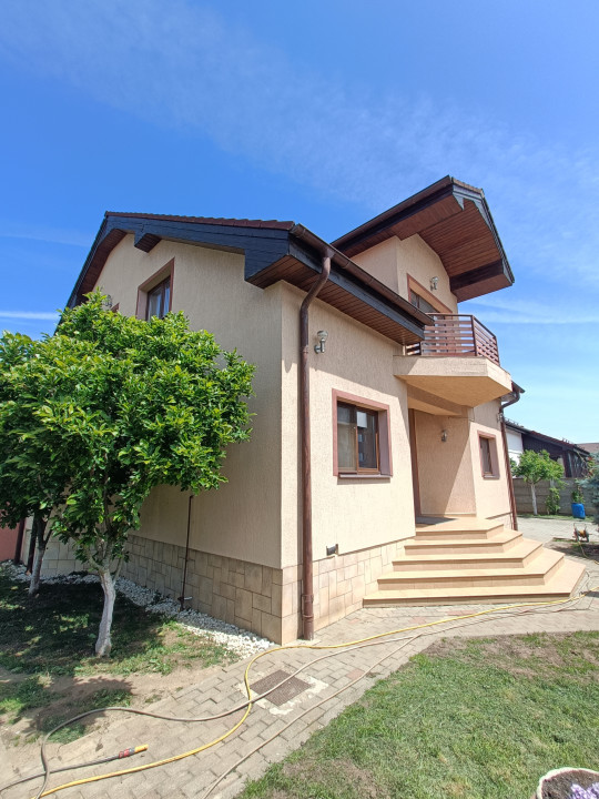 Casa cu spatii generoase si curte 500 mp Selimbar-SB