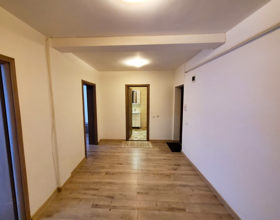 Apartament spațios cu 2 camere, strada Porii 150