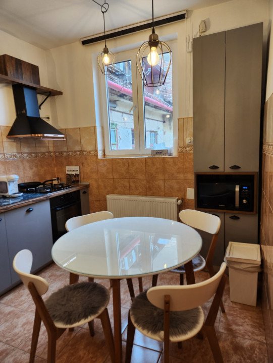 Apartament 2 camere de închiriat - Ultracentral!