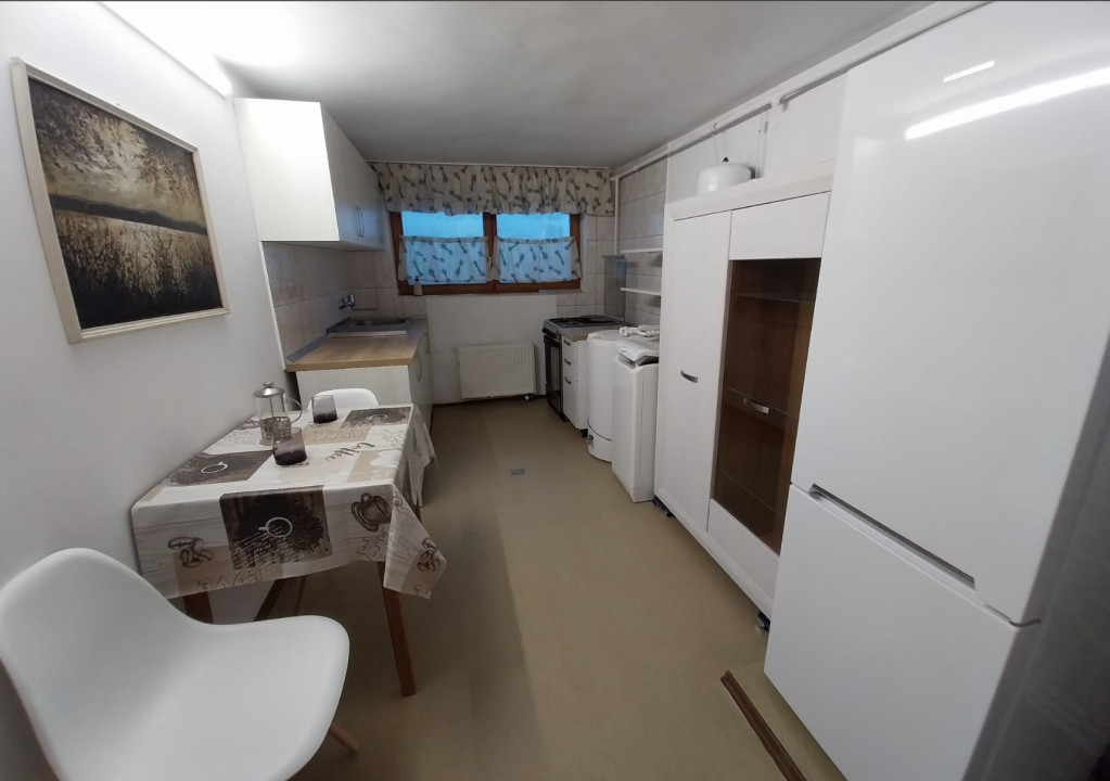 Apartament cu 2 camere decomandate  cu intrare separată, într-o vila deosebită