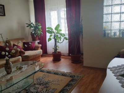 Apartament 1 mai , 3 camere 