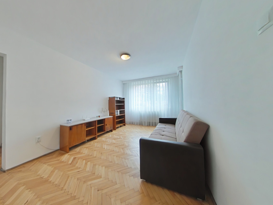 REZERVAT - Inchiriere apartament cu 3 camere, mobilat și utilat pe Bld Victoriei