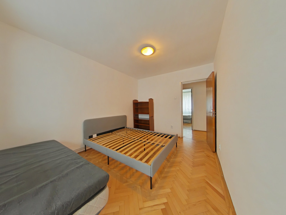 REZERVAT - Inchiriere apartament cu 3 camere, mobilat și utilat pe Bld Victoriei