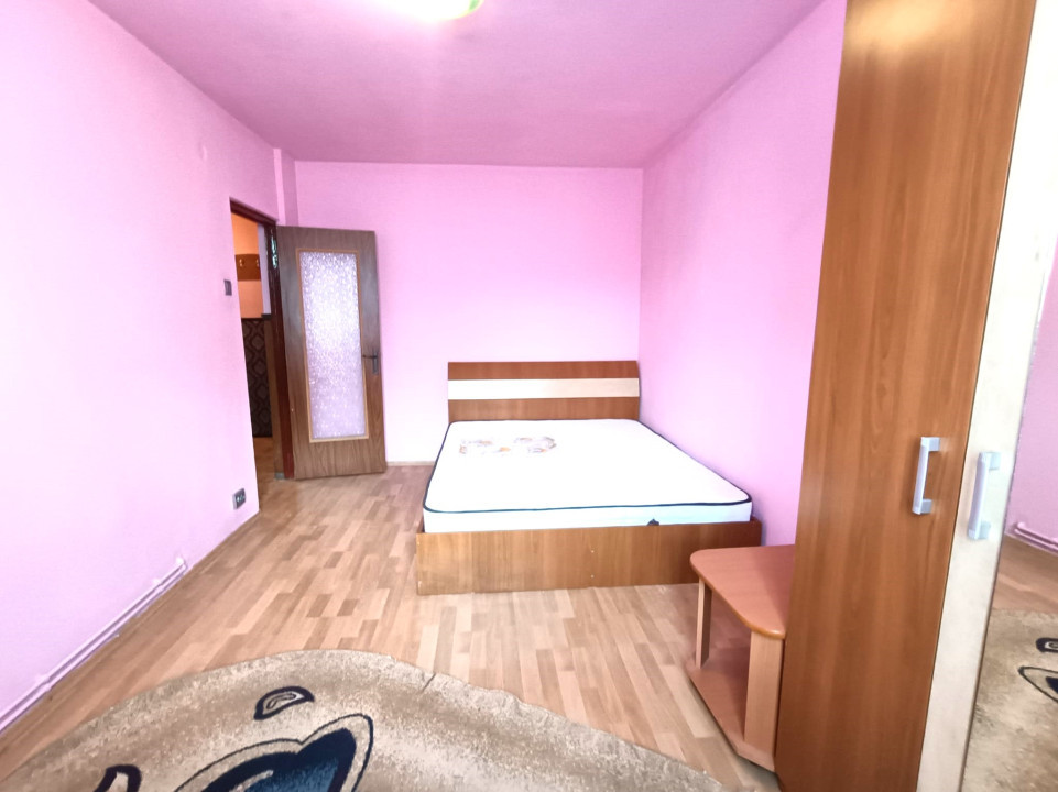 Apartament 2 Camere, Decomandat, etaj 2/4 - Calea Bucuresti
